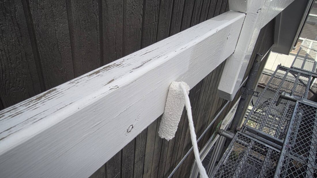 窓廻り化粧枠　中塗り