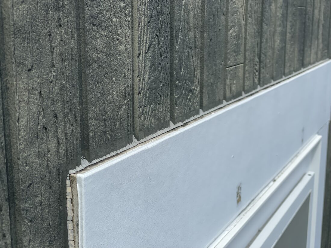 シーリング断裂(サッシ化粧枠上部)