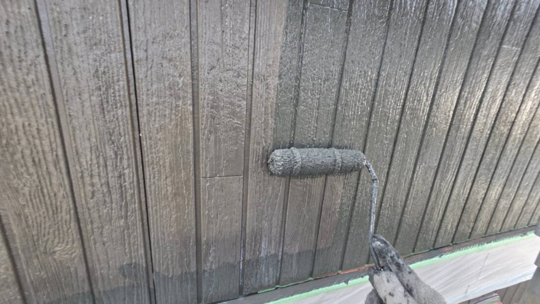 外壁塗装　中塗り