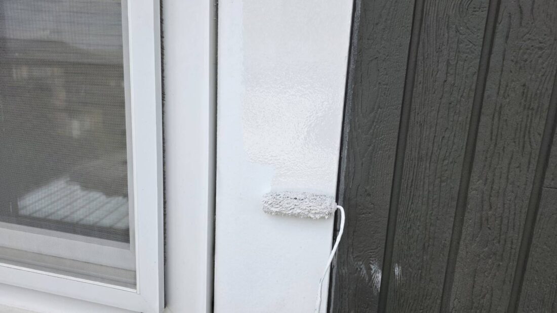 窓廻り化粧枠　中塗り