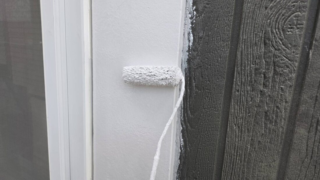 窓廻り化粧枠　上塗り